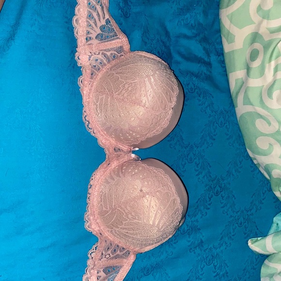 USED Light Pink Lace Bra - Picture 1 of 2